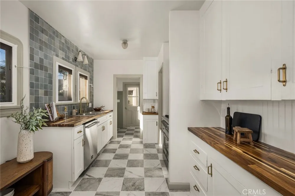 177 Buena Vista Fullerton, CA 92833