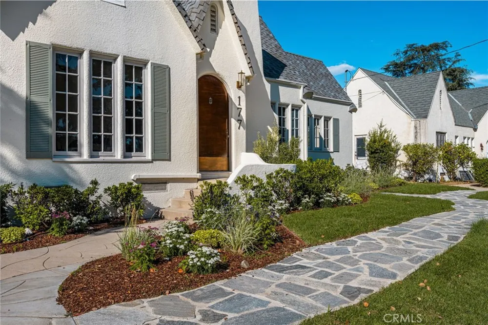 177 Buena Vista Fullerton, CA 92833