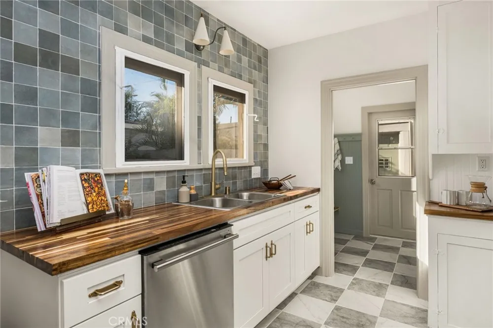 177 Buena Vista Fullerton, CA 92833