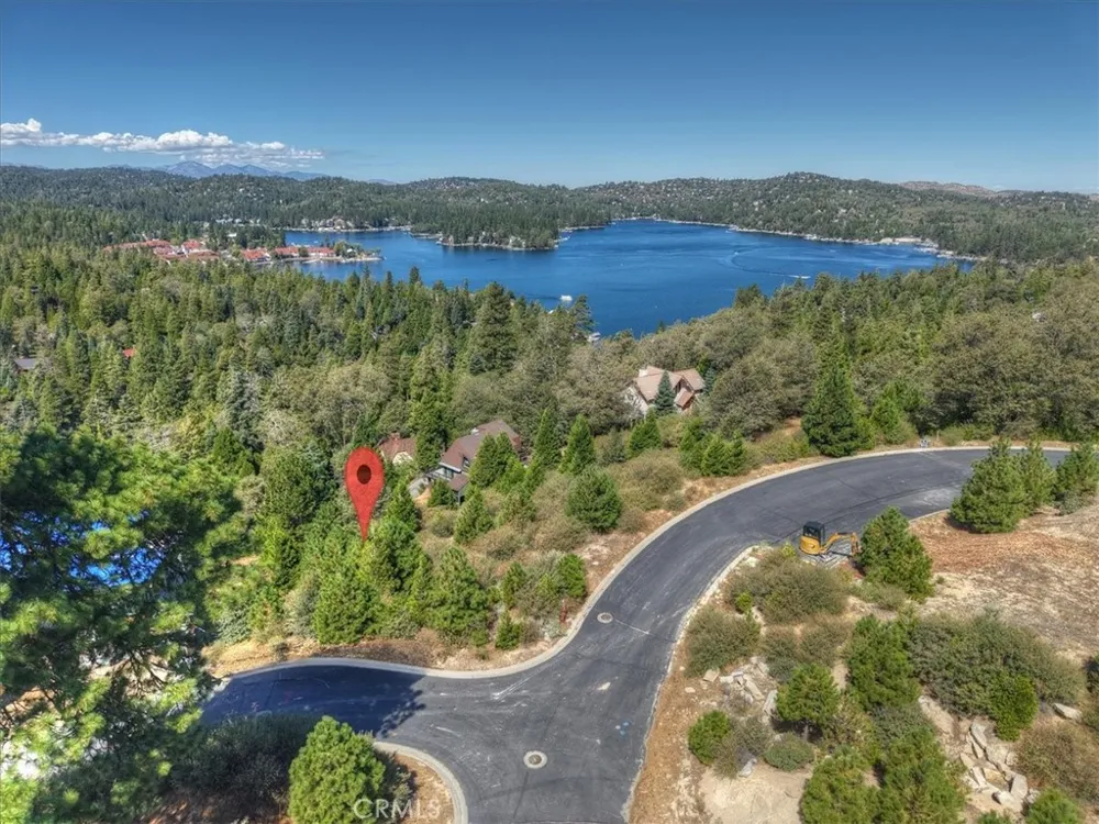 202 Hidden Forest Lake Arrowhead, CA 92352
