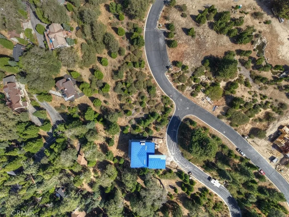 202 Hidden Forest Lake Arrowhead, CA 92352