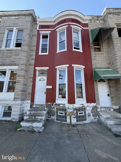 2107 W FAYETTE STREET