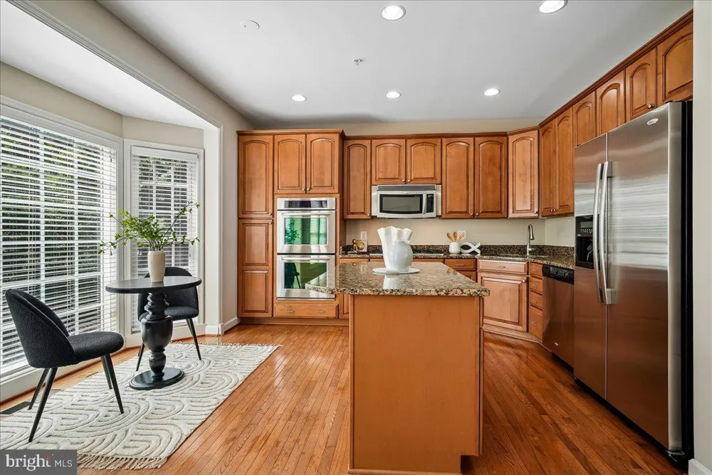 848 W GLEBE ROAD Alexandria, VA 22305