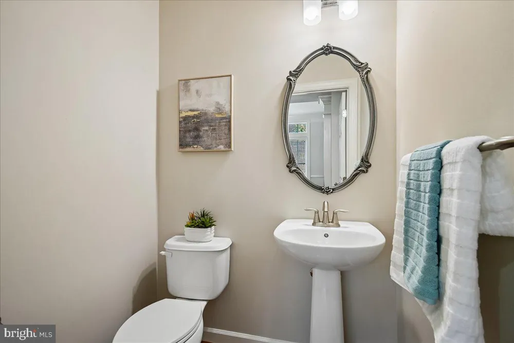 848 W GLEBE ROAD Alexandria, VA 22305