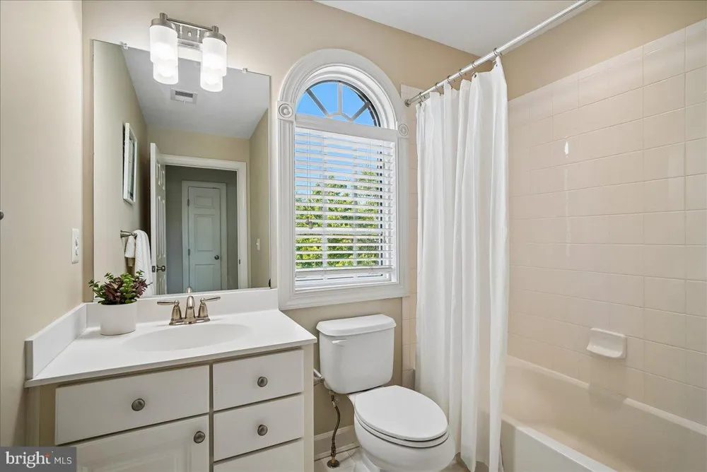 848 W GLEBE ROAD Alexandria, VA 22305