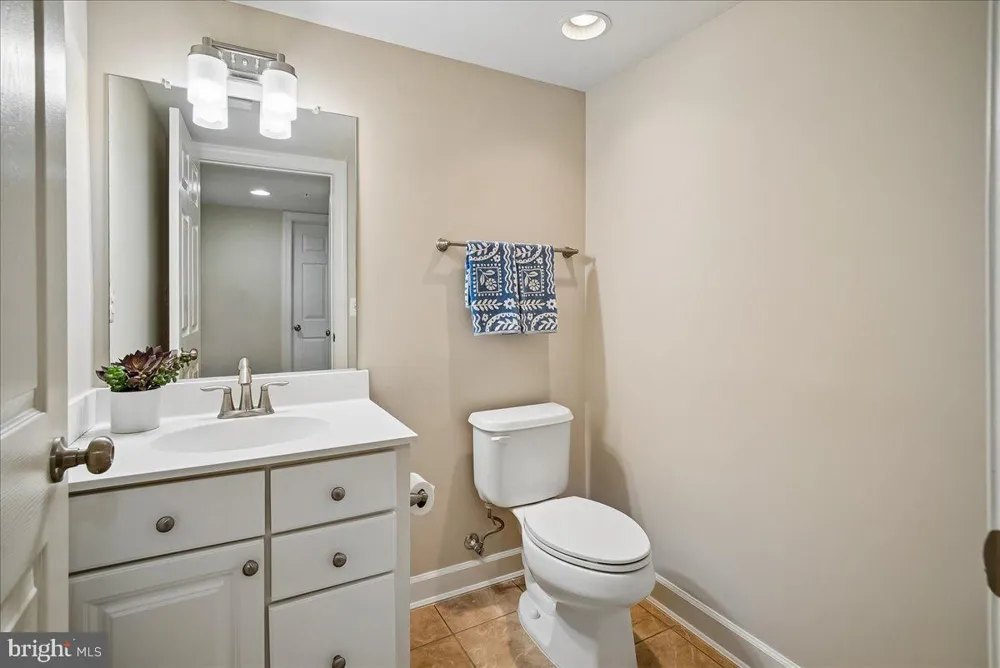 848 W GLEBE ROAD Alexandria, VA 22305