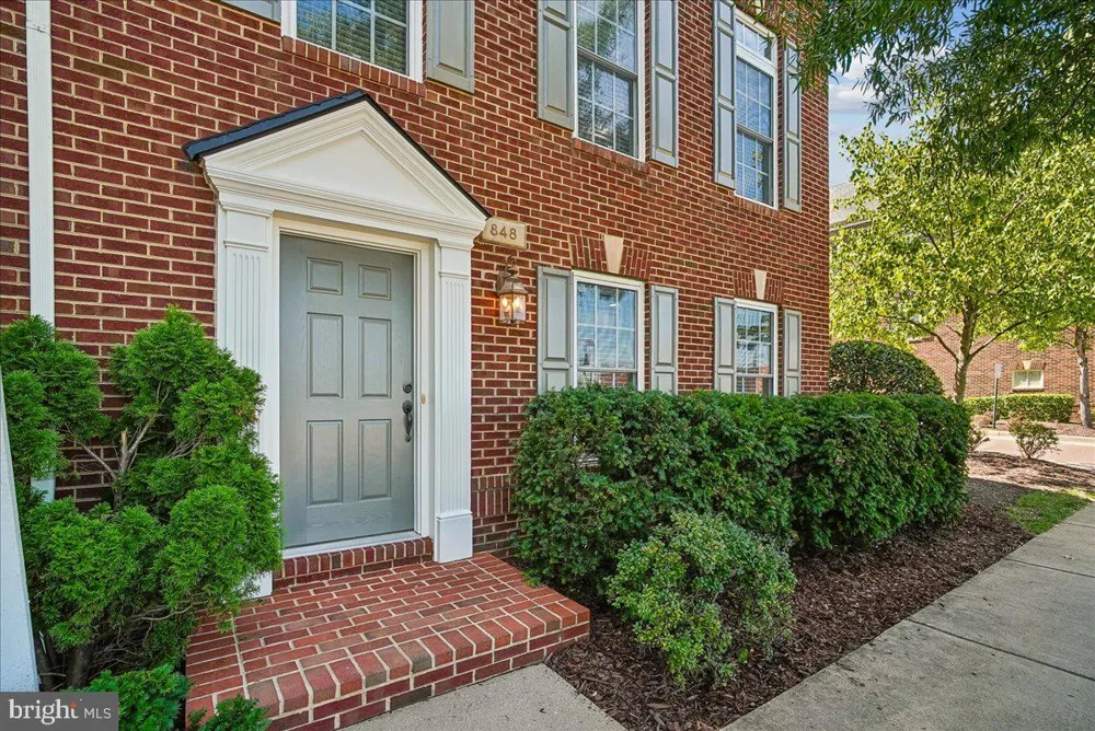 848 W GLEBE ROAD Alexandria, VA 22305