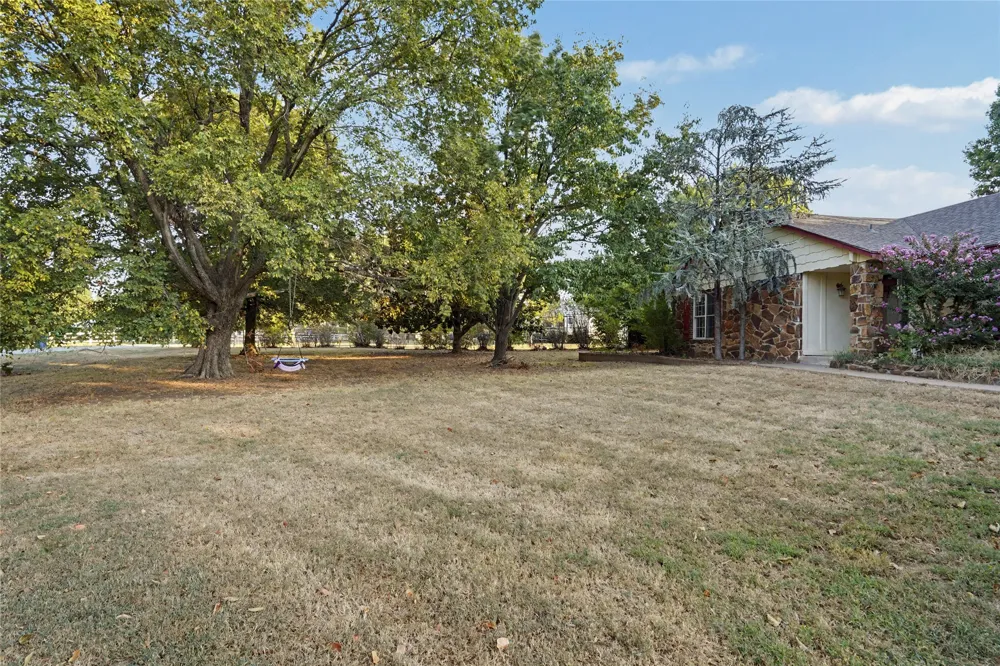 8809 176th East Avenue Owasso, OK 74055