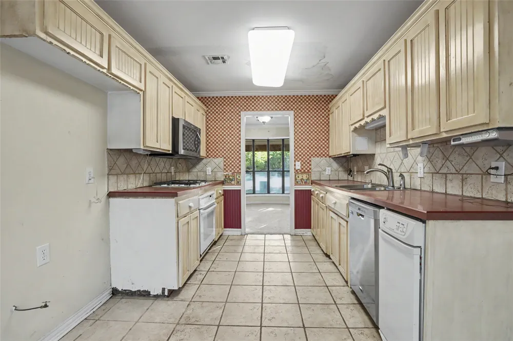 8809 176th East Avenue Owasso, OK 74055