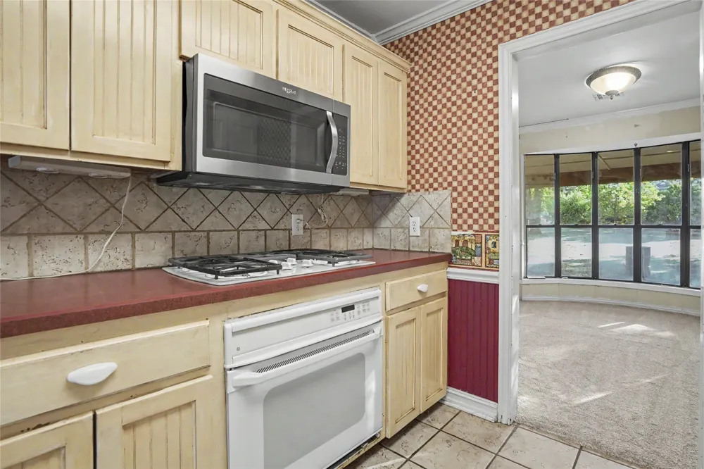 8809 176th East Avenue Owasso, OK 74055