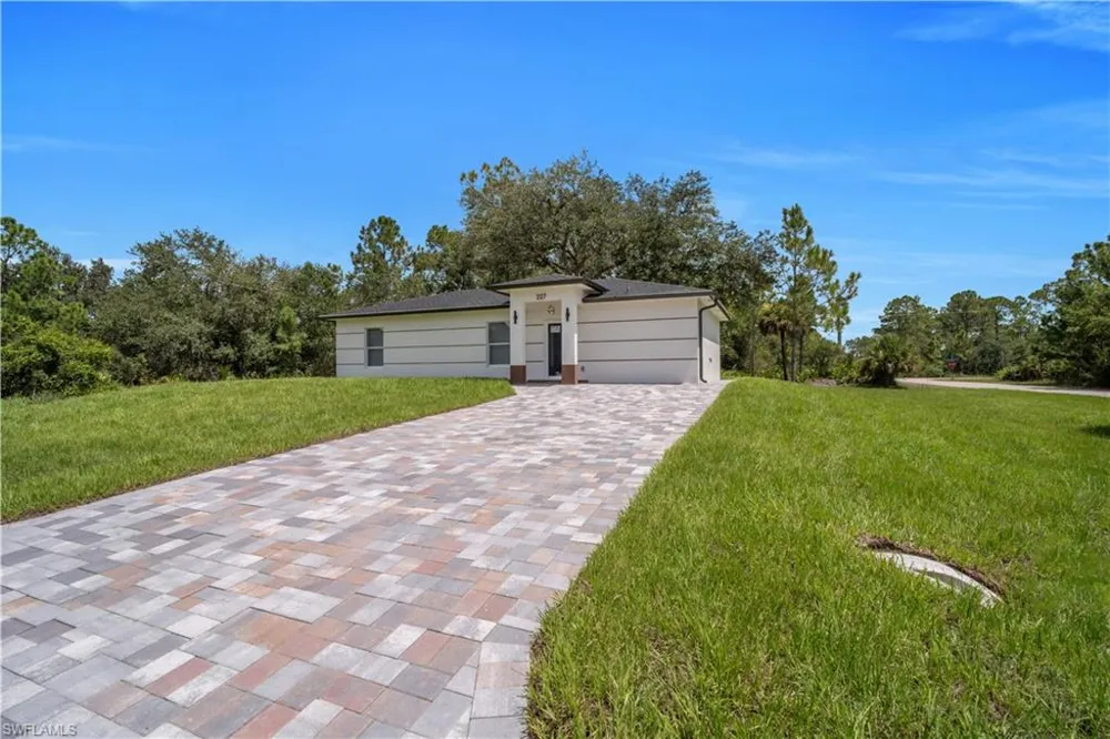 227 Narcissus Avenue S Lehigh Acres, FL 33974