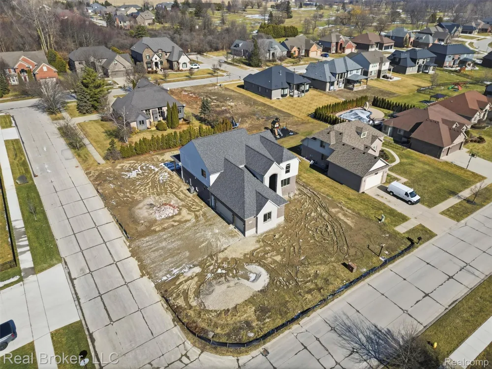 35689 WINDRIDGE DRIVE New Baltimore City, MI 48047