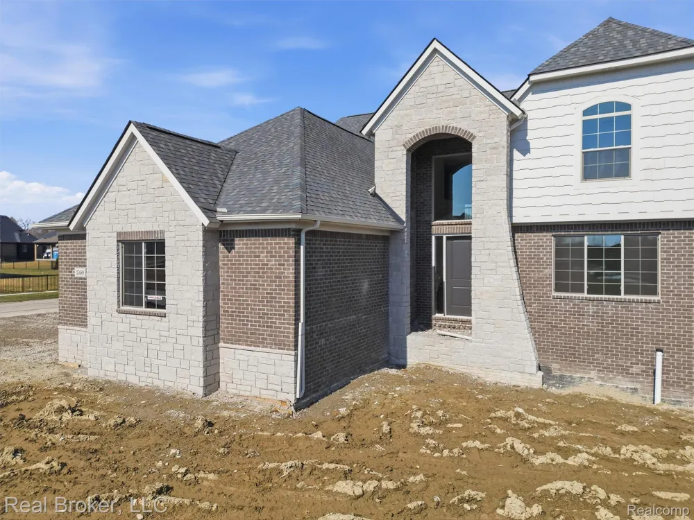 35689 WINDRIDGE DRIVE New Baltimore City, MI 48047