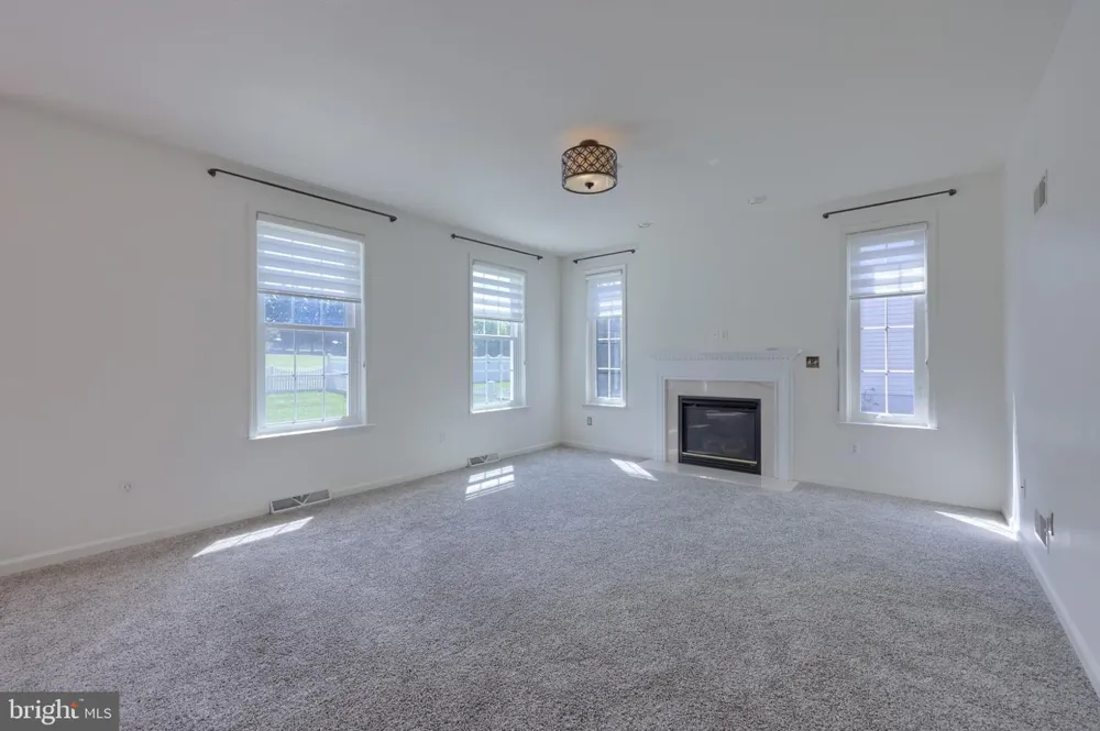 1404 FARM CROSS WAY York, PA 17408
