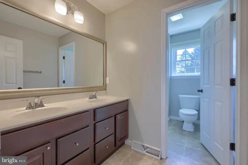 1404 FARM CROSS WAY York, PA 17408