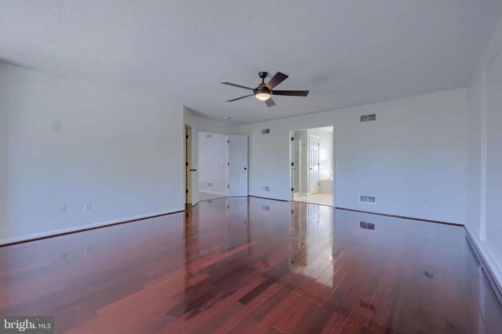 1404 FARM CROSS WAY York, PA 17408