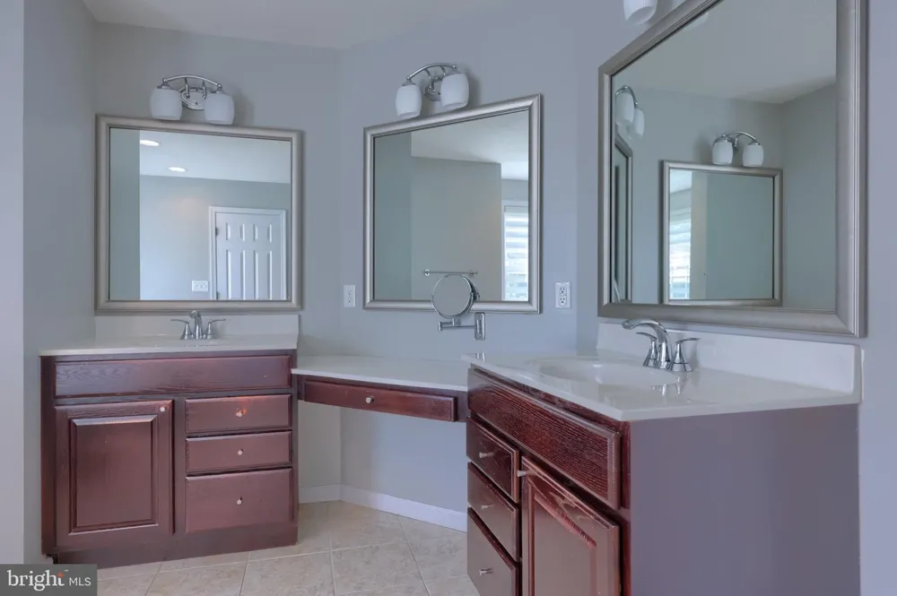 1404 FARM CROSS WAY York, PA 17408