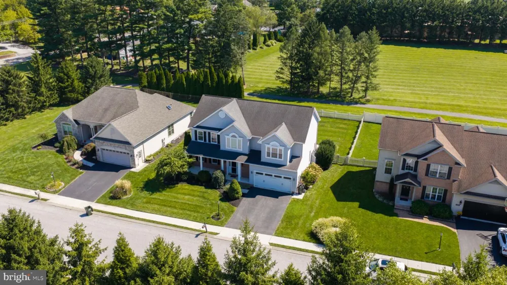1404 FARM CROSS WAY York, PA 17408