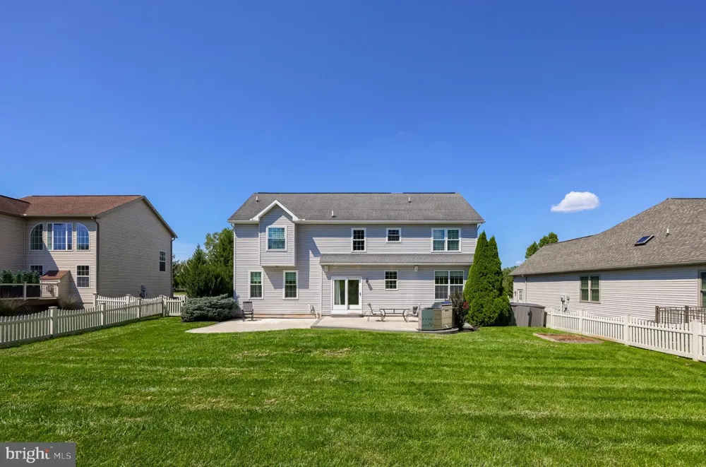 1404 FARM CROSS WAY York, PA 17408