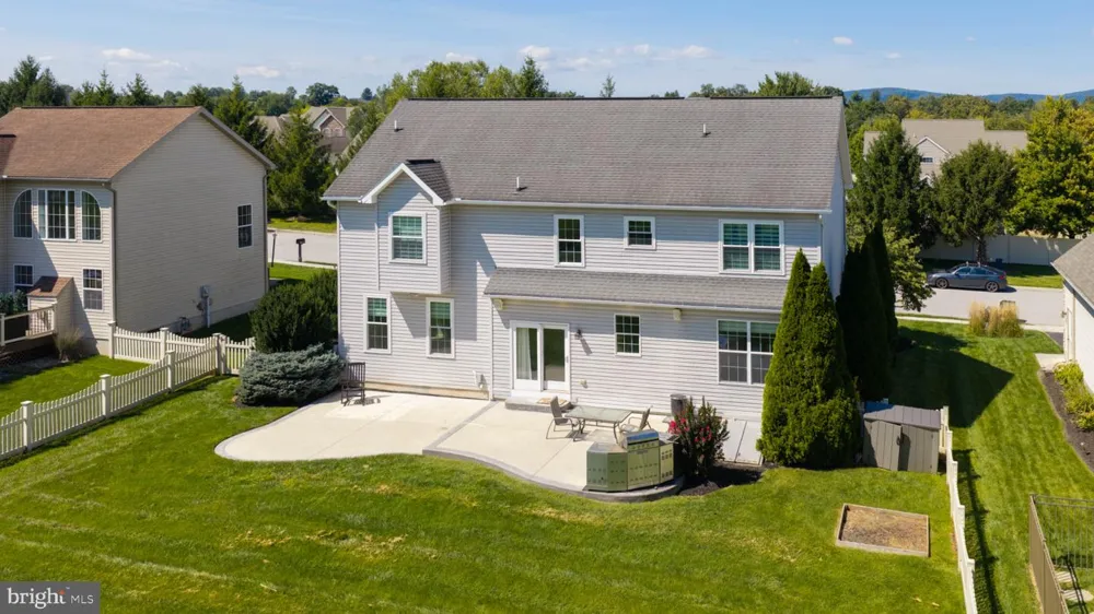 1404 FARM CROSS WAY York, PA 17408