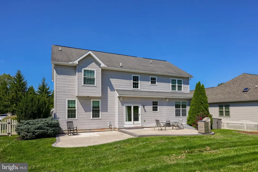 1404 FARM CROSS WAY York, PA 17408