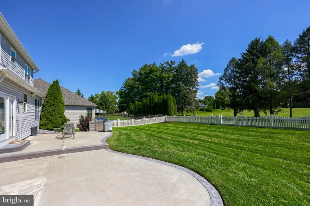1404 FARM CROSS WAY York, PA 17408