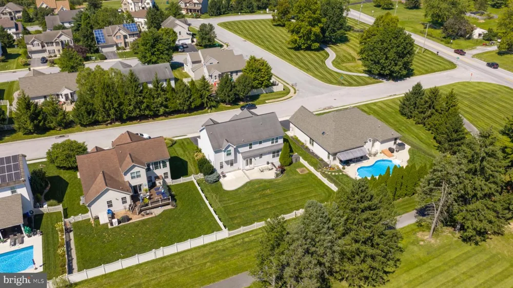 1404 FARM CROSS WAY York, PA 17408
