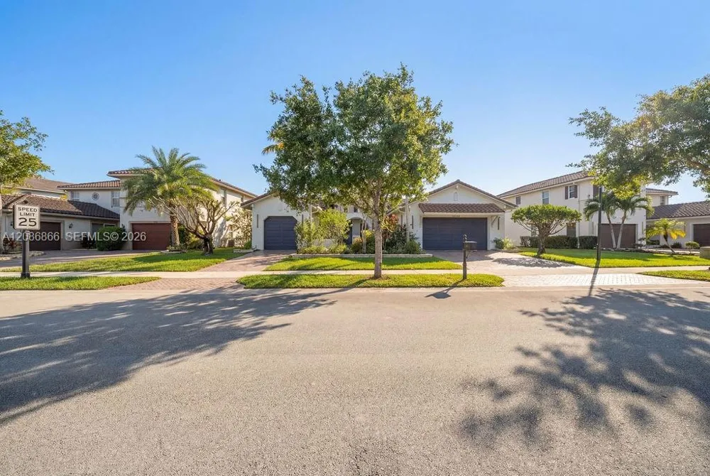 8055 NW 117th Way Parkland, FL 33076