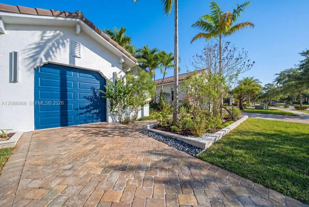 8055 NW 117th Way Parkland, FL 33076