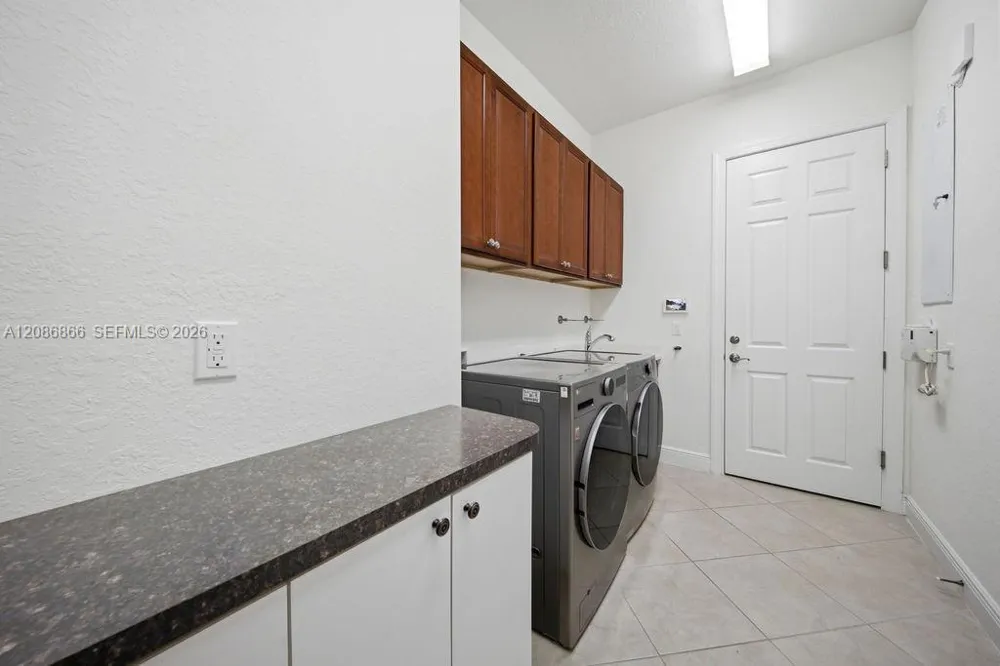 8055 NW 117th Way Parkland, FL 33076
