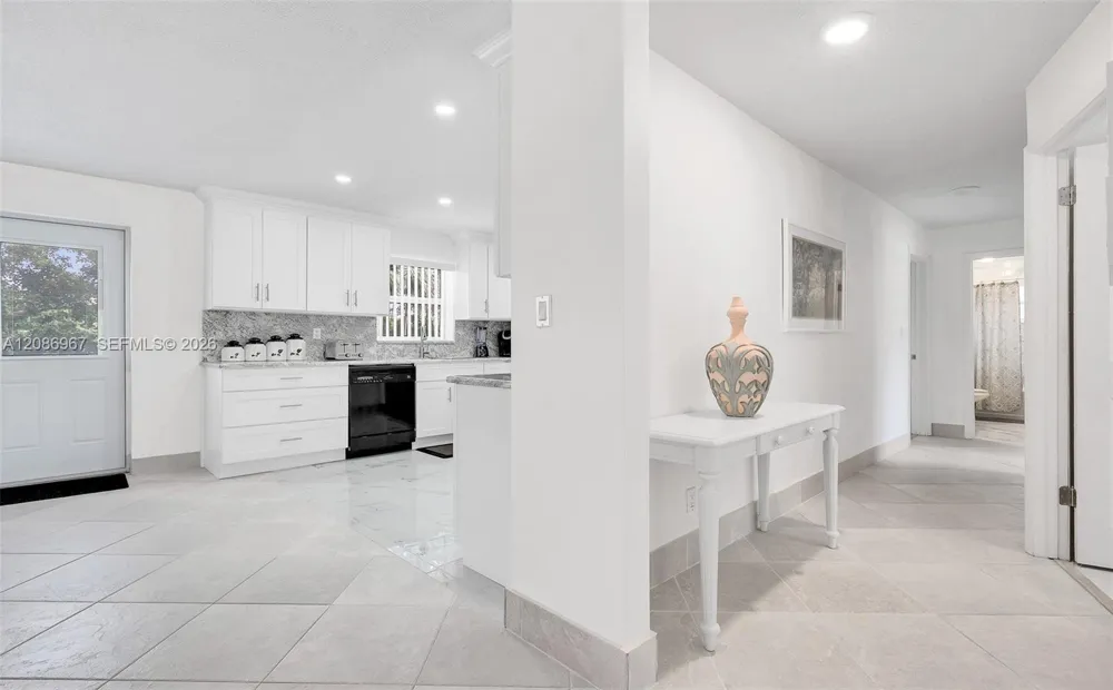 1031 SE 14th Dr Deerfield Beach, FL 33441
