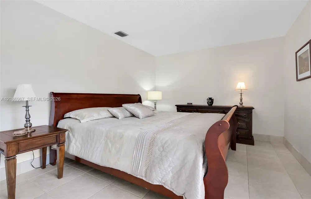 1031 SE 14th Dr Deerfield Beach, FL 33441