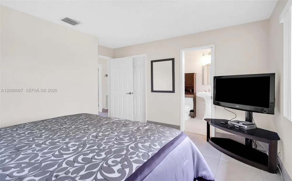 1031 SE 14th Dr Deerfield Beach, FL 33441
