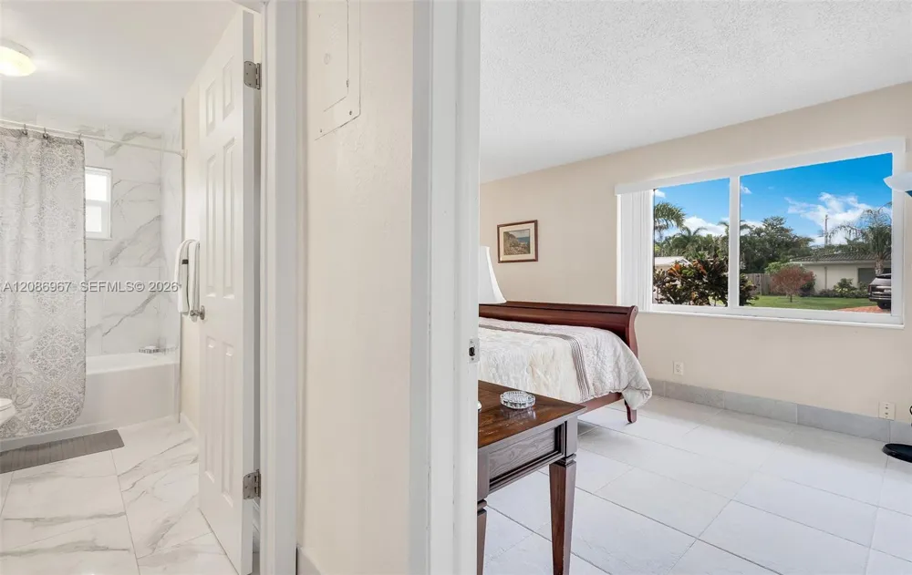 1031 SE 14th Dr Deerfield Beach, FL 33441
