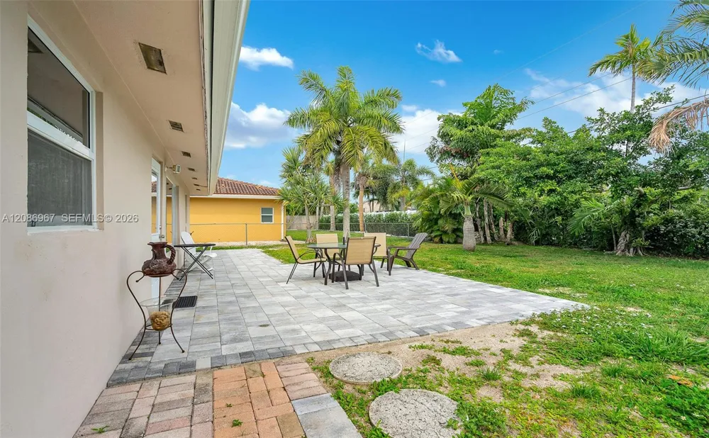 1031 SE 14th Dr Deerfield Beach, FL 33441