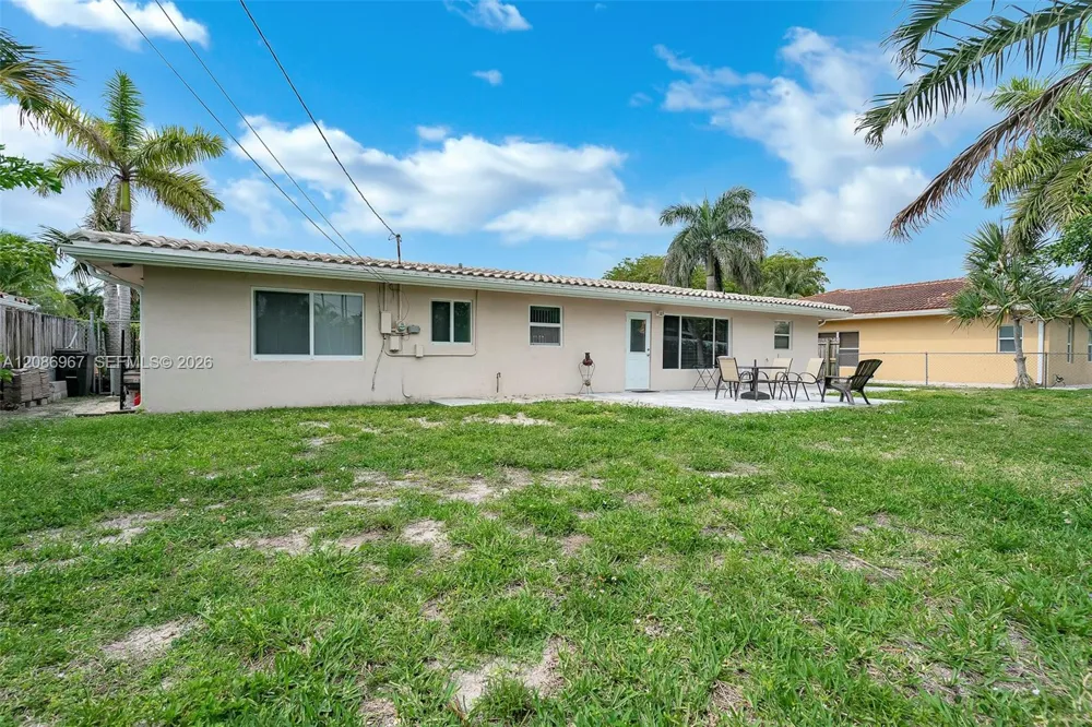 1031 SE 14th Dr Deerfield Beach, FL 33441