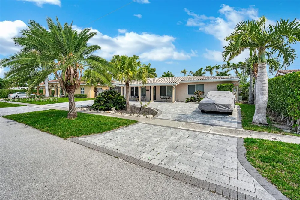 1031 SE 14th Dr Deerfield Beach, FL 33441