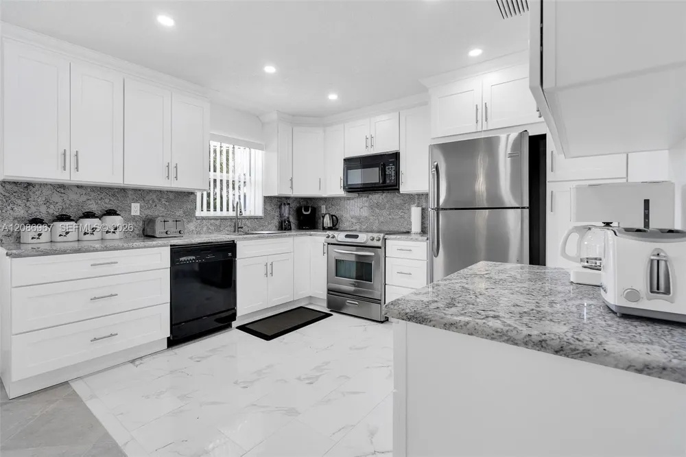 1031 SE 14th Dr Deerfield Beach, FL 33441