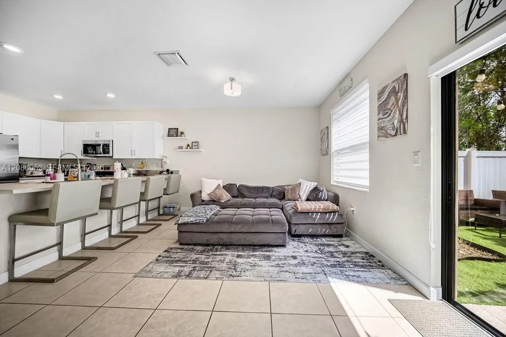 10657 W 32nd Ln Hialeah, FL 33018