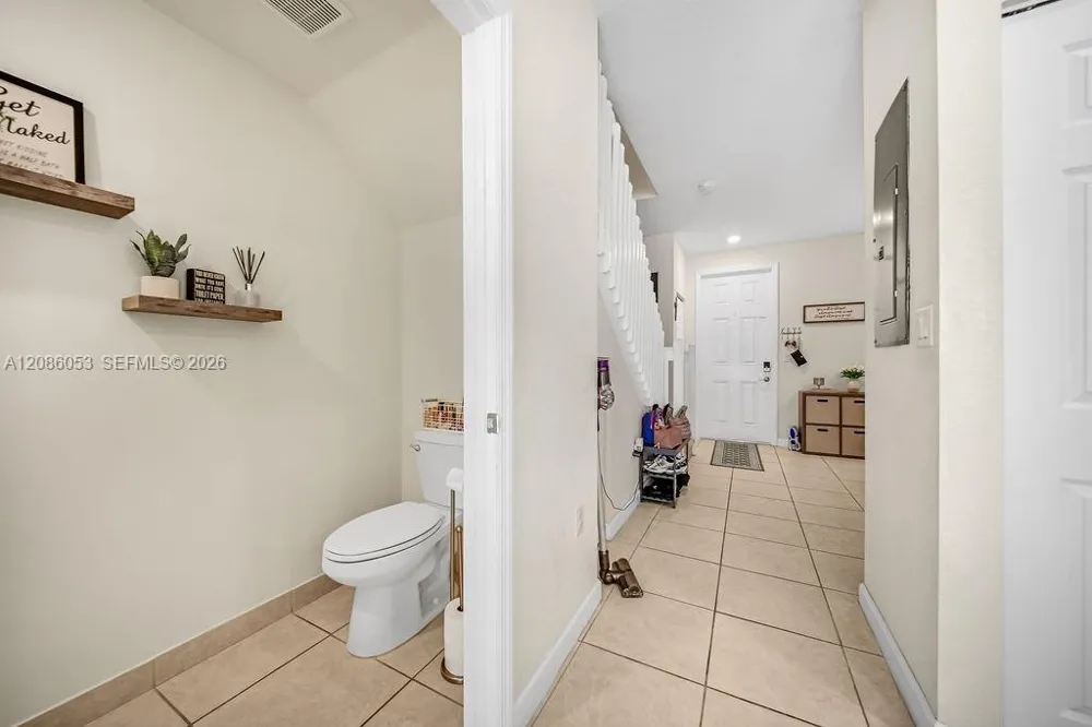 10657 W 32nd Ln Hialeah, FL 33018