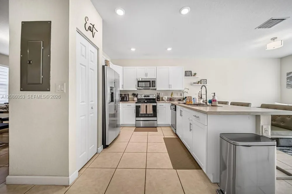 10657 W 32nd Ln Hialeah, FL 33018