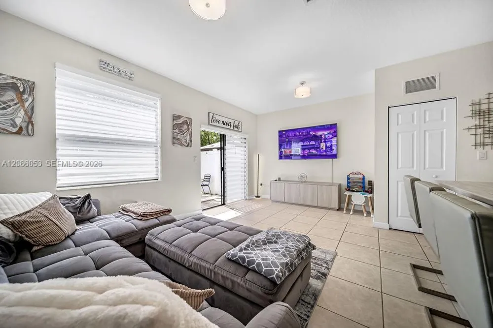 10657 W 32nd Ln Hialeah, FL 33018