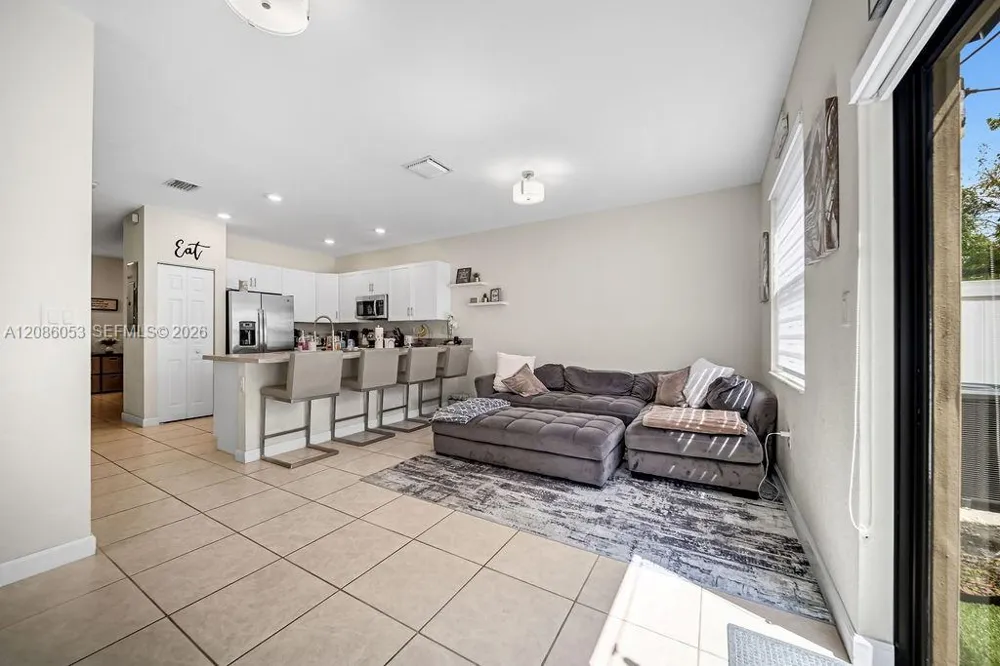 10657 W 32nd Ln Hialeah, FL 33018