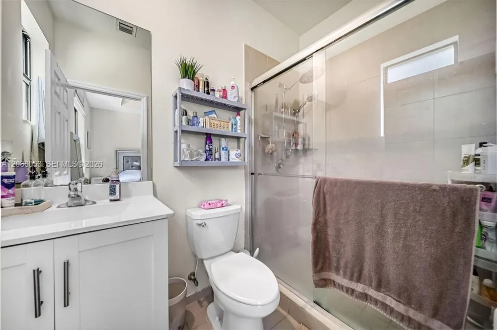 10657 W 32nd Ln Hialeah, FL 33018