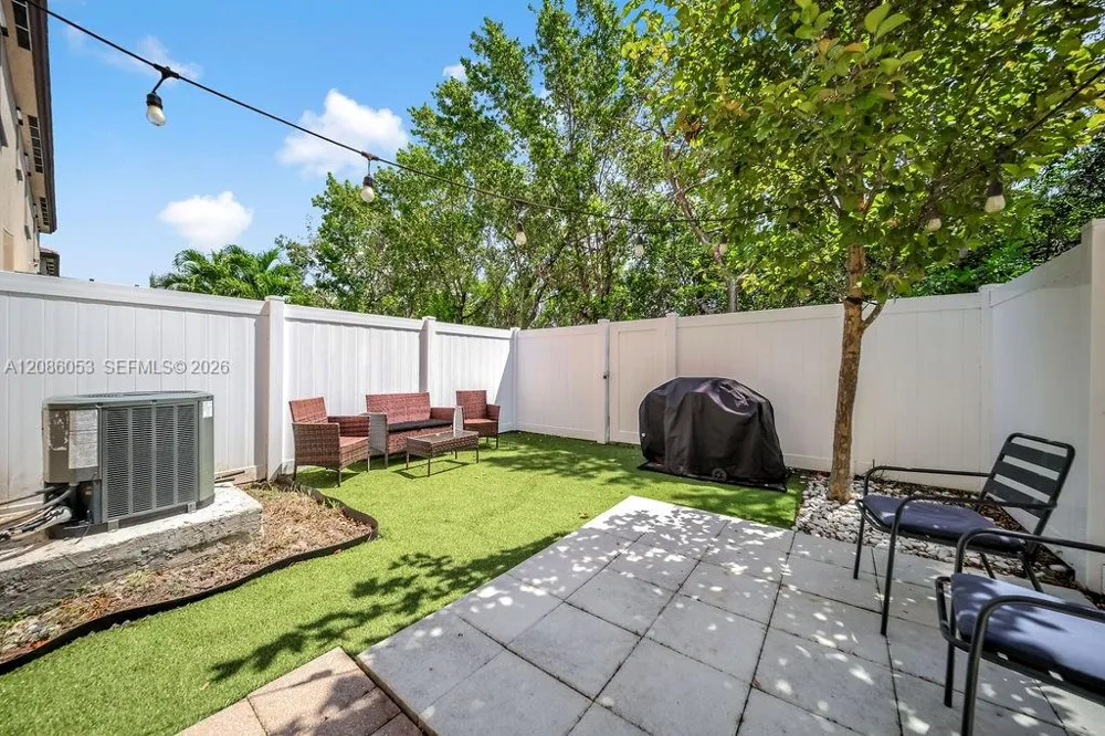 10657 W 32nd Ln Hialeah, FL 33018