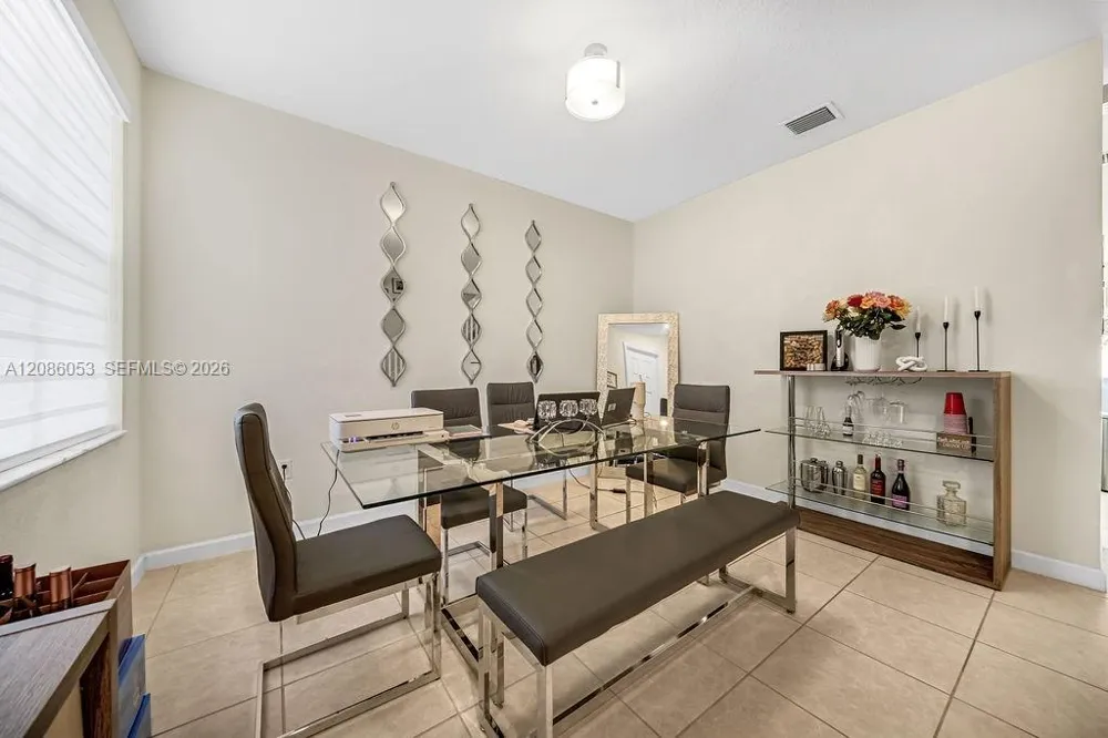 10657 W 32nd Ln Hialeah, FL 33018