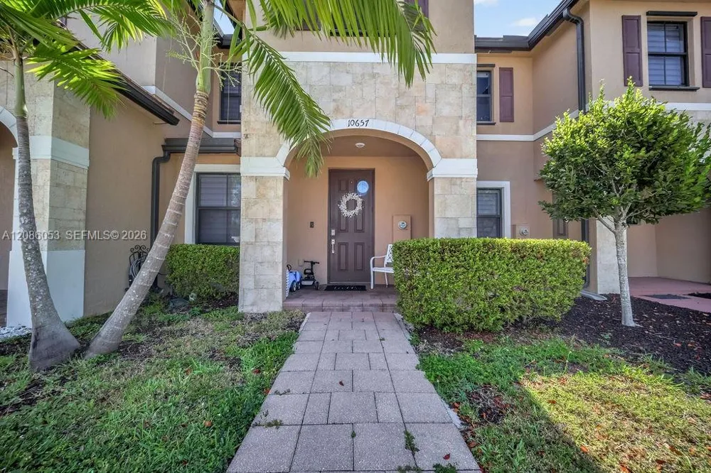 10657 W 32nd Ln Hialeah, FL 33018