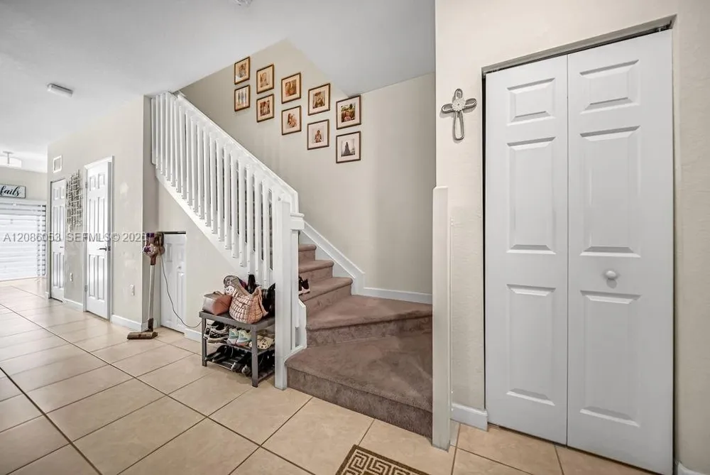 10657 W 32nd Ln Hialeah, FL 33018