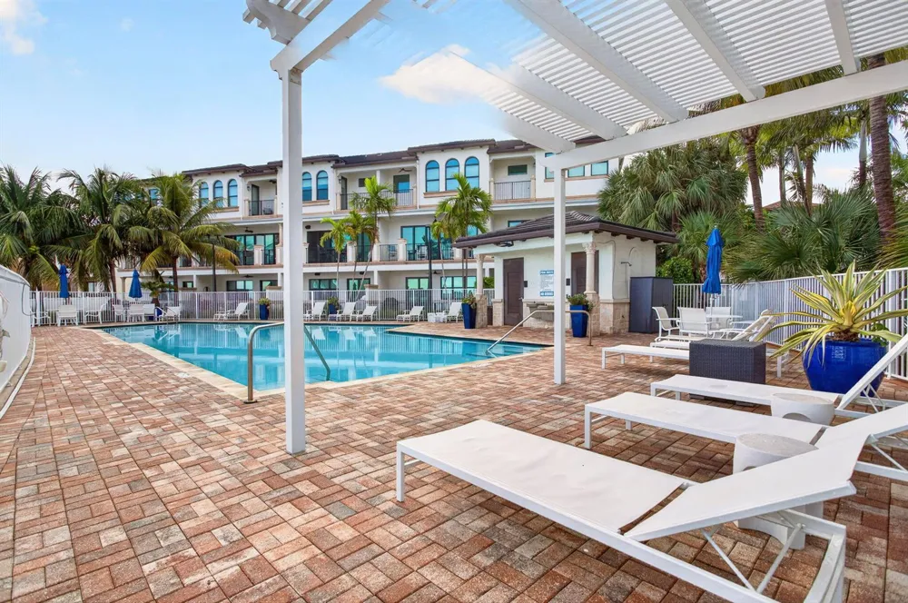 608 Windward Circle S Boynton Beach, FL 33435