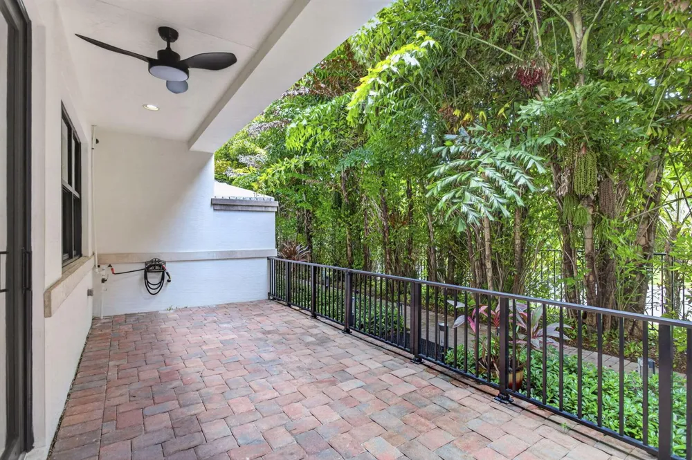 608 Windward Circle S Boynton Beach, FL 33435